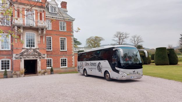 Wedding coach hire - coach at wedding venue