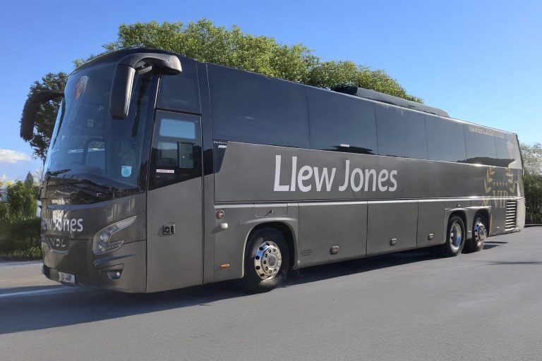 IMG_7239_backgroudn change_with sports labels left on Sports team executive coach hire